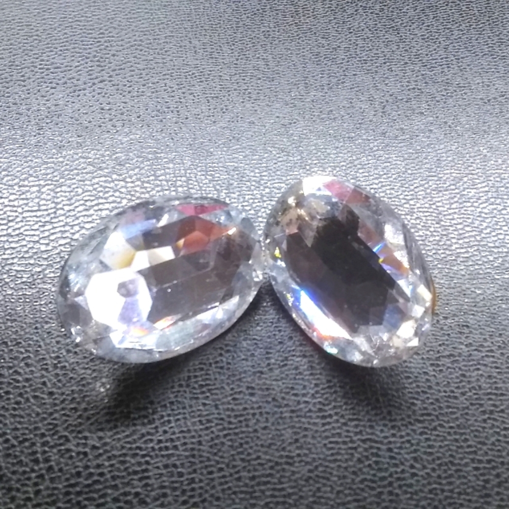 Vintage Rare Clear Crystal Clip On Earrings